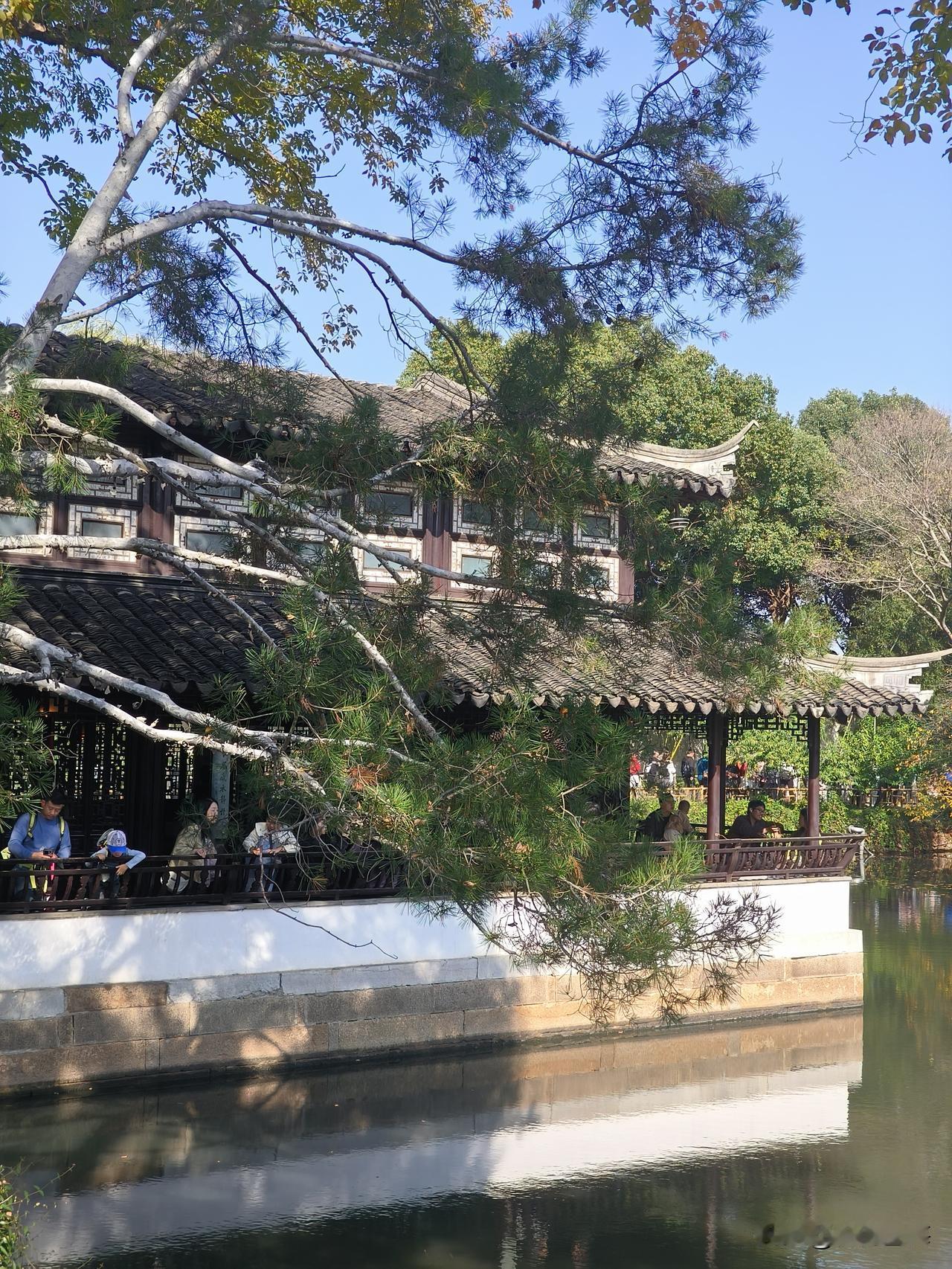 链家依然推行买房2个点，卖房1个点的标准，但是其实在大部分中介已经是买房卖房各一