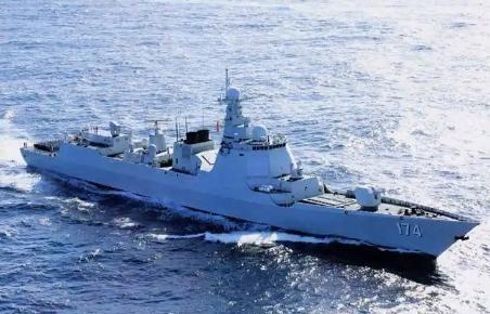 为什么说中国052D驱逐舰一靠岸战忽3年全白干？说白了，052D就是在“扮猪吃