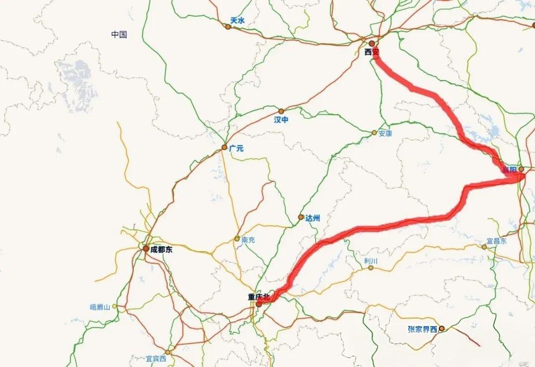 跑过川渝陕这条线的人都懂，重庆到西安坐火车，过去都得绕着四川走。成渝、宝成线年代