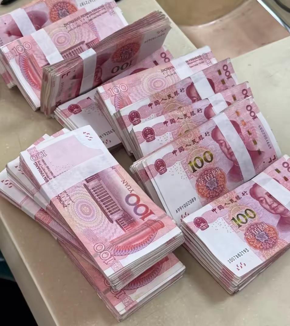 普通人实现房、车、百万存款可太难了。就说存款，以山西太原为例，普通工资每月300