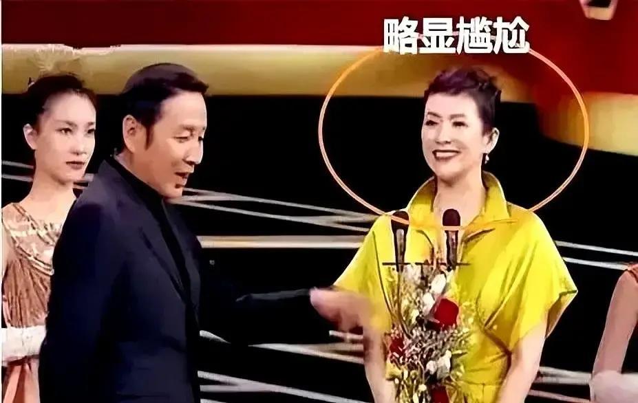 章子怡三连华表，得意问陈道明：你羡慕吧？陈道明一句“你知道这三个奖差在哪吗