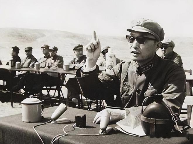 1985年，中央军委提出了“军队要忍耐”的重大决策，财政只管拨六成军费，其余四成