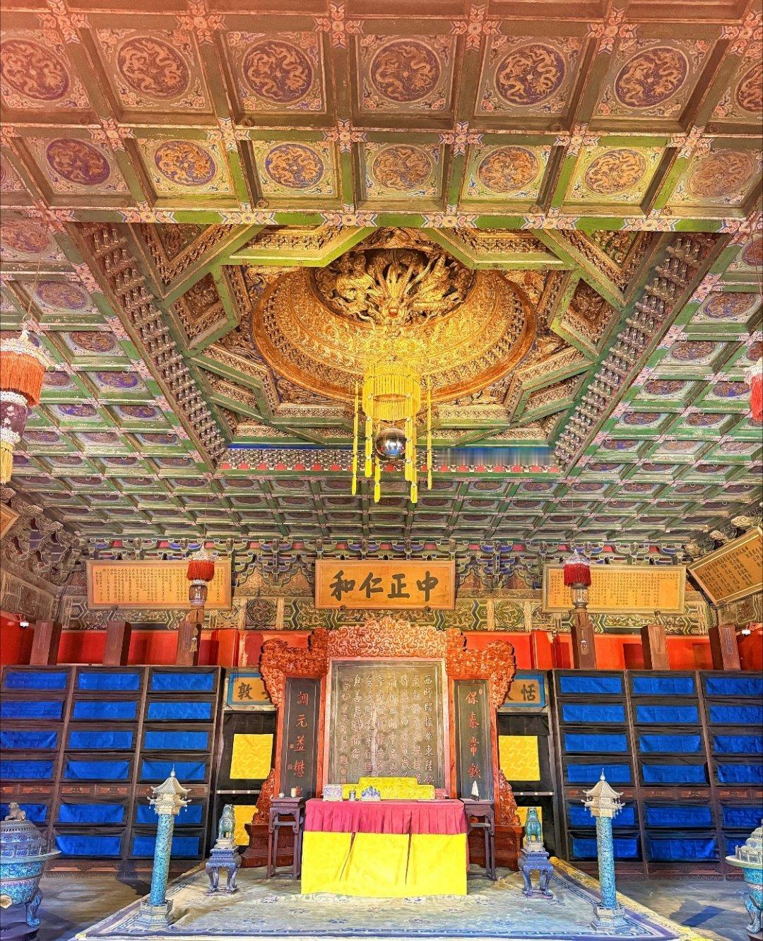 第一次被中式美学震撼到中式美学自带独一份东方韵味，一笔一画、一器一物都藏着岁月底