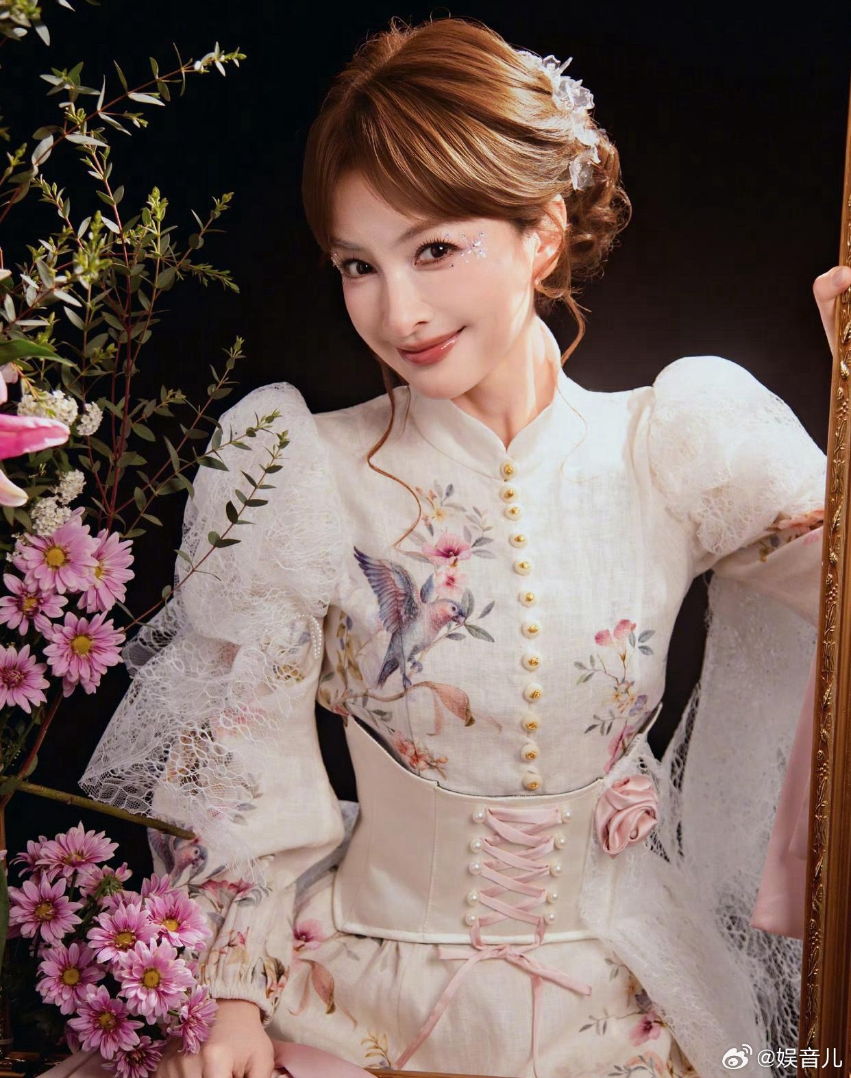 1.王菲跟谢霆锋就是纯恋爱状态，不会领证结婚，彼此都不需要有承诺，都是自由的。2