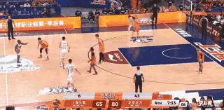 北京北汽外援杰曼真是太目中无人了！在今天北京北汽客场挑战上海久事的季后赛半决赛G