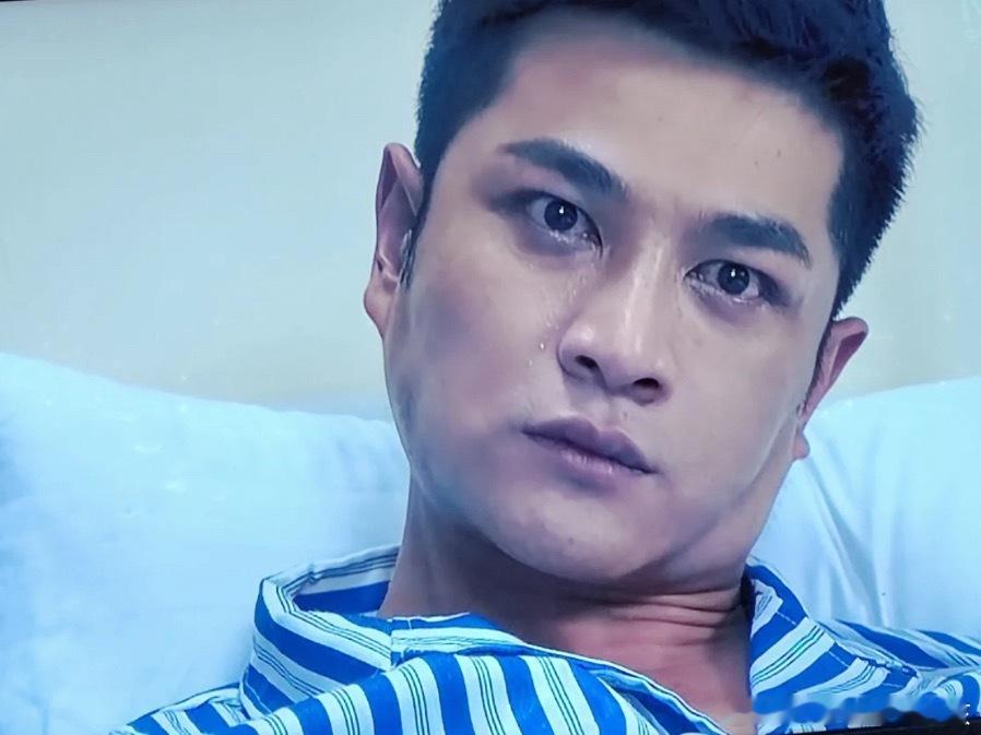 怎么有演员演技这么可怕的？？脖子和头是什么情况呀​​​