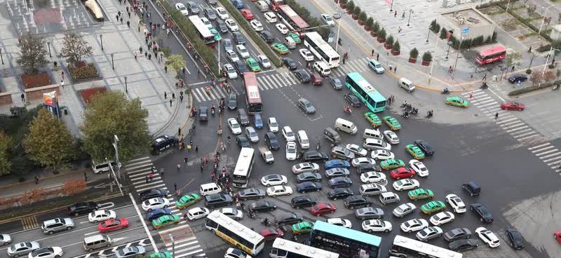 2025年机动车年检新规，车主们的福音来了！2025年起，私家车年检有大