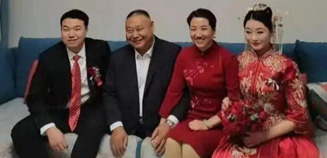 1988年，安徽一夫妻生下女儿不想要，竟连夜送给村里光棍兄弟，谁知，兄弟俩如获至