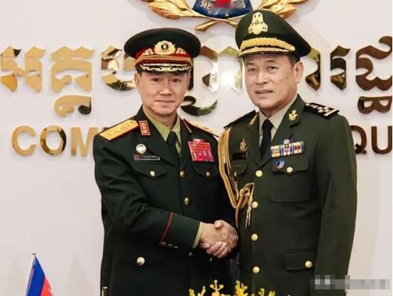 40多年前老挝一直是唯越南马首是瞻，所以咱们对这个邻国也就不咸不淡。 老挝4