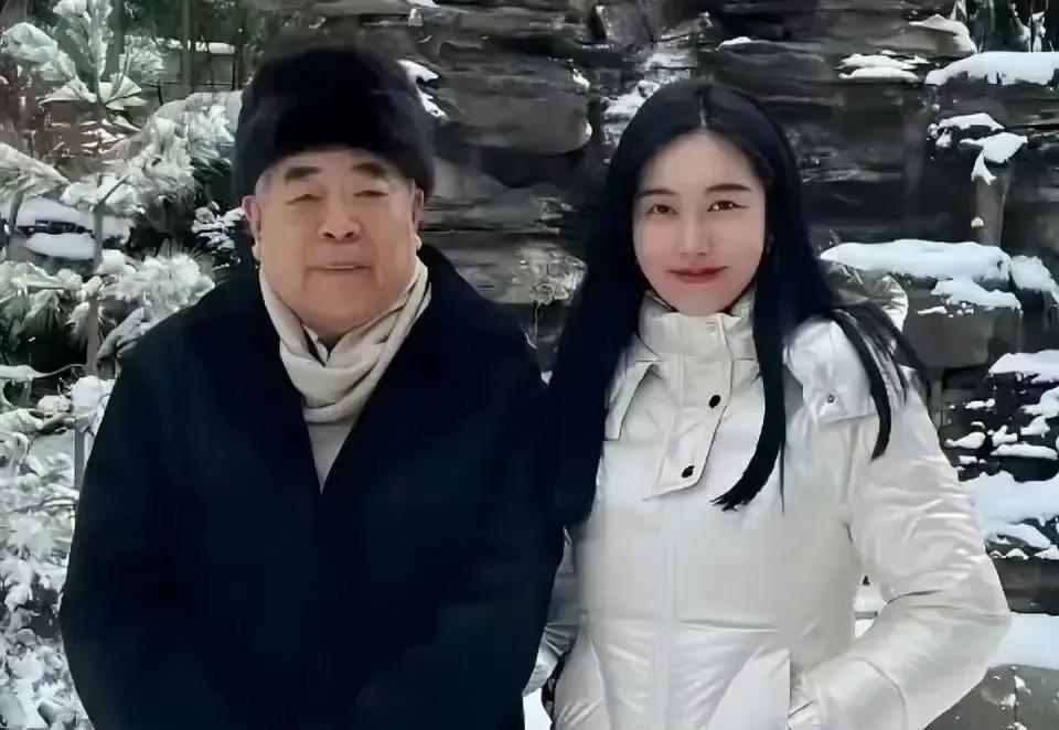 87岁，把一切交给小46岁的妻子，然后和亲生子女决裂。断绝关系不是一时冲动。