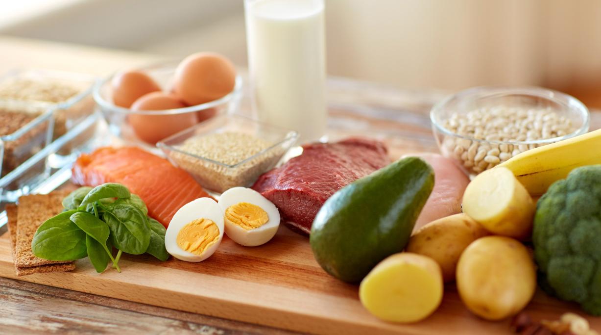 抗癌要坚持5个1吃法，远离营养不良，让身体强壮起来 很多癌症患者在治疗中“越