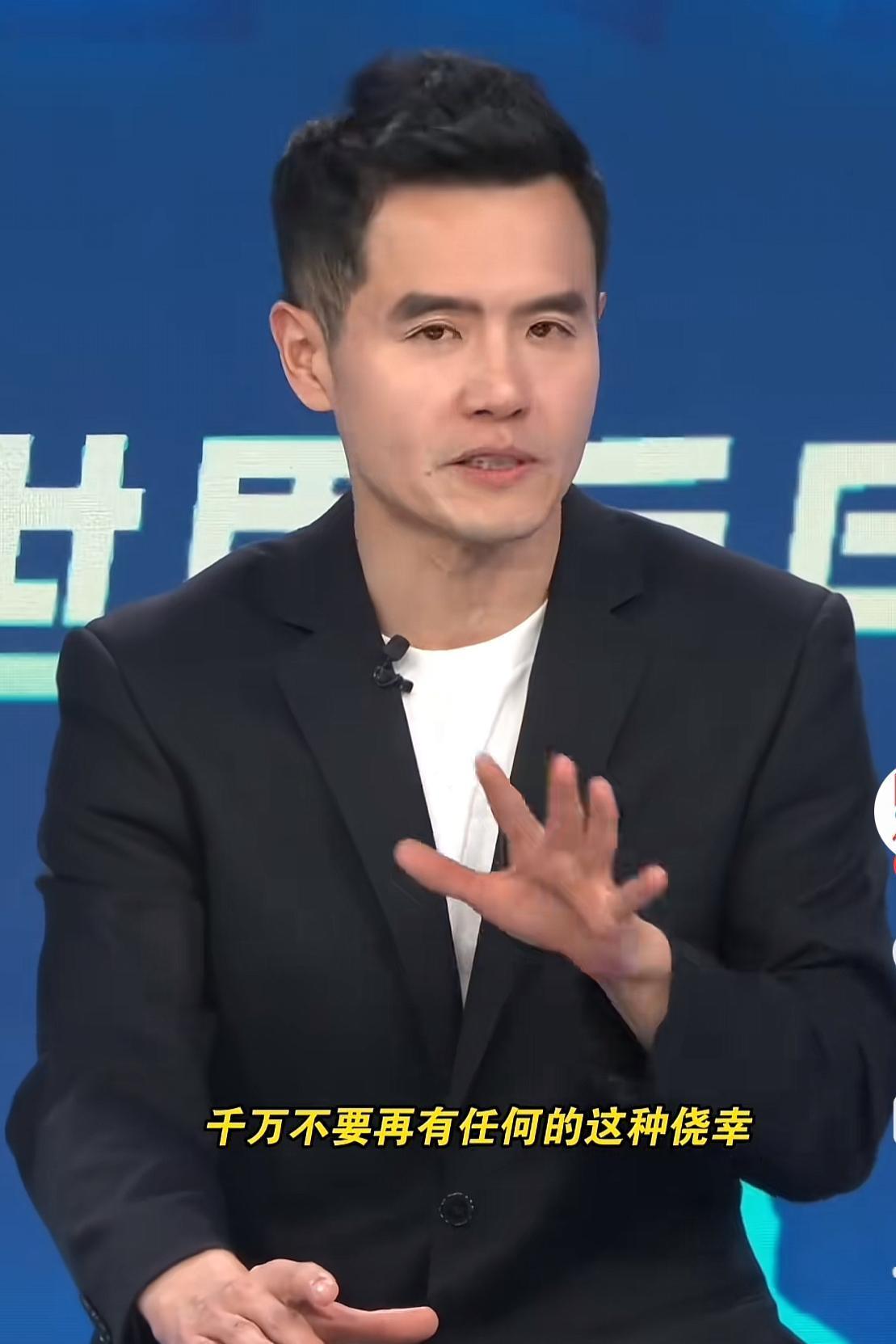 王楚钦的恩师刘国正评价国乒男队世乒赛的表现非常客观中肯，他表示：几场比赛打下来，