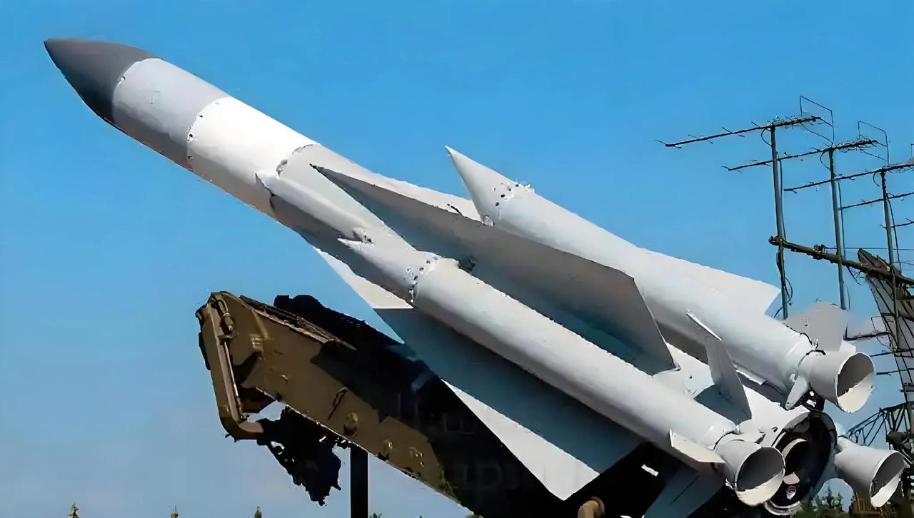 乌克兰正在走上不归路！乌克兰研制出了3000公里射程的巡航导弹，是扭转战局的关