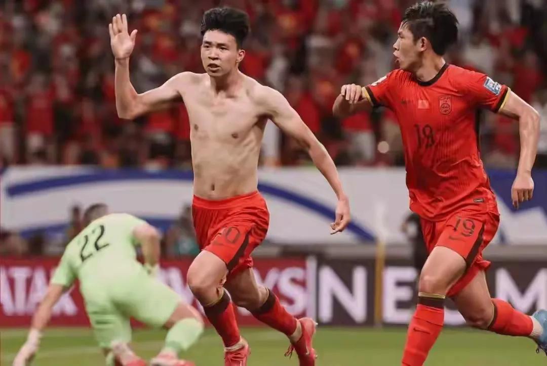 国足1-0巴林，令巴林球员搞不懂的几大疑问：1：现场有5万+球迷支持国足，巴