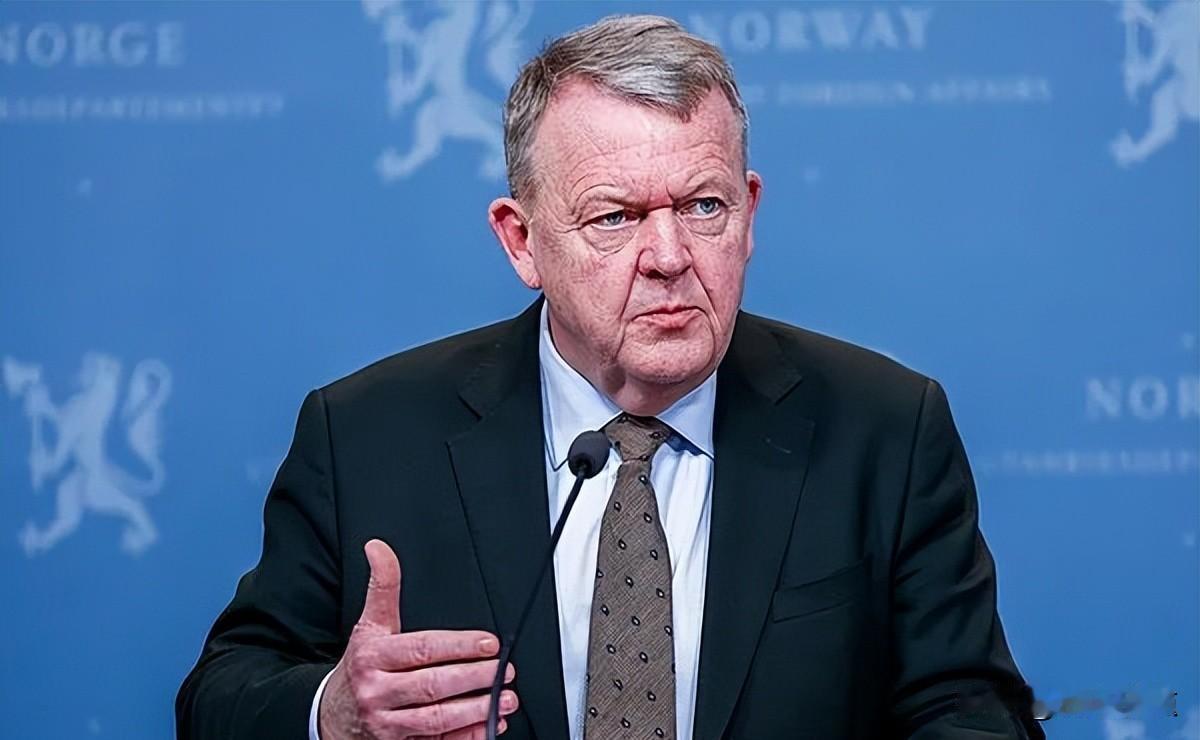 格陵兰岛起风波，欧美互甩关税大棒，北约还能撑多久。特朗普说要买格陵兰岛，结果没