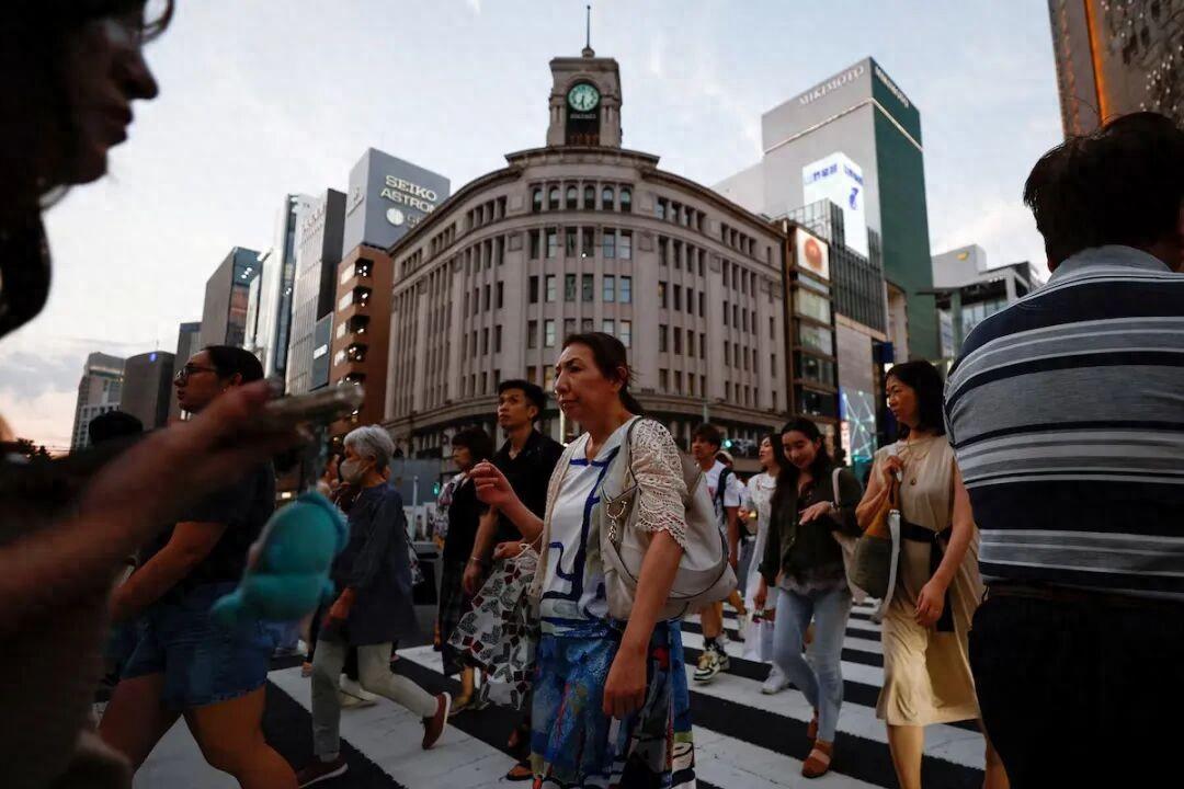 日元跌了两年美国没吭声，日元刚涨一天美国就跳出来了。贝森特嘴里的“市场自由”，原