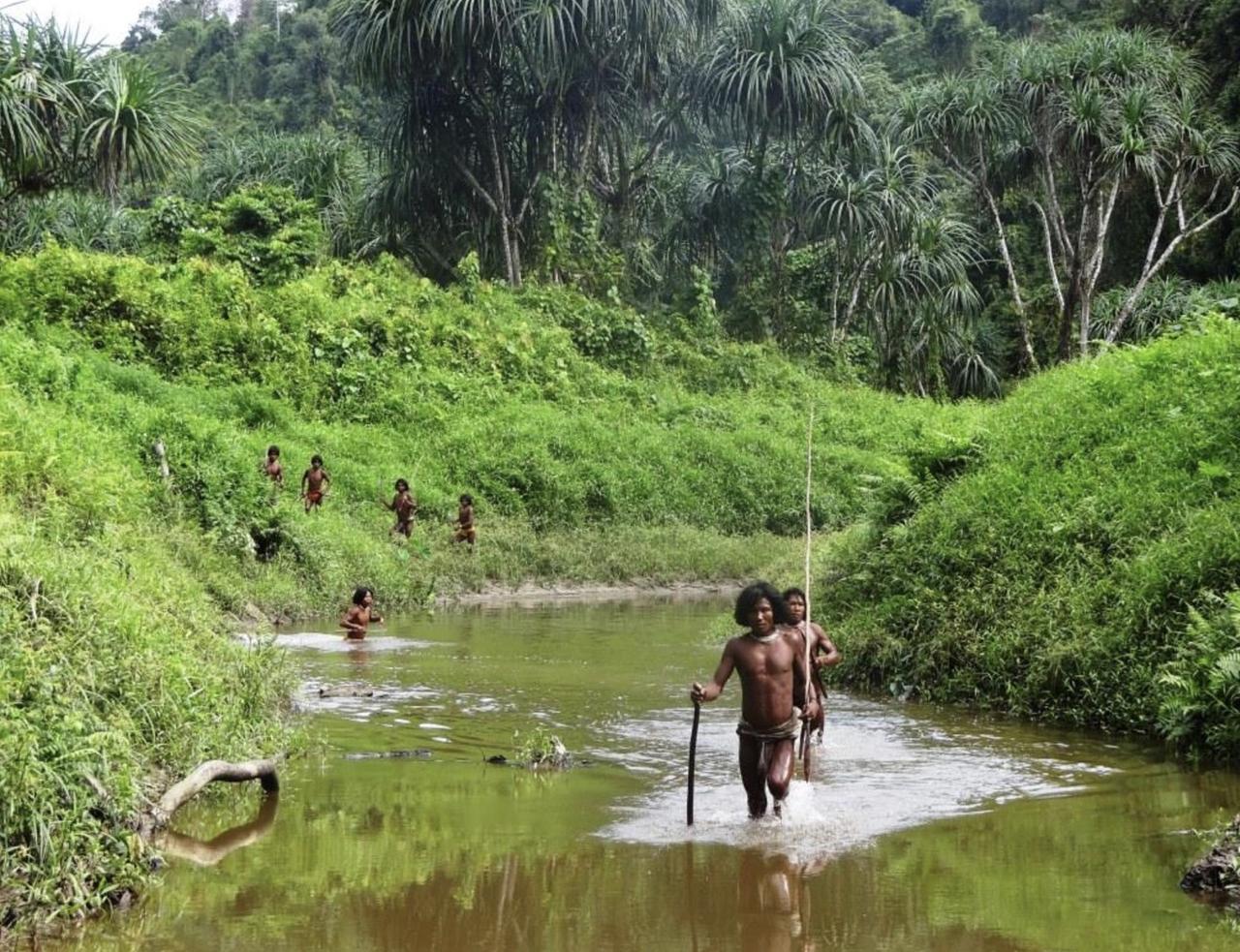 人类只用200多年就实现了超过百万年的跨越。中国的社会治理智慧和基础发明帮助欧洲