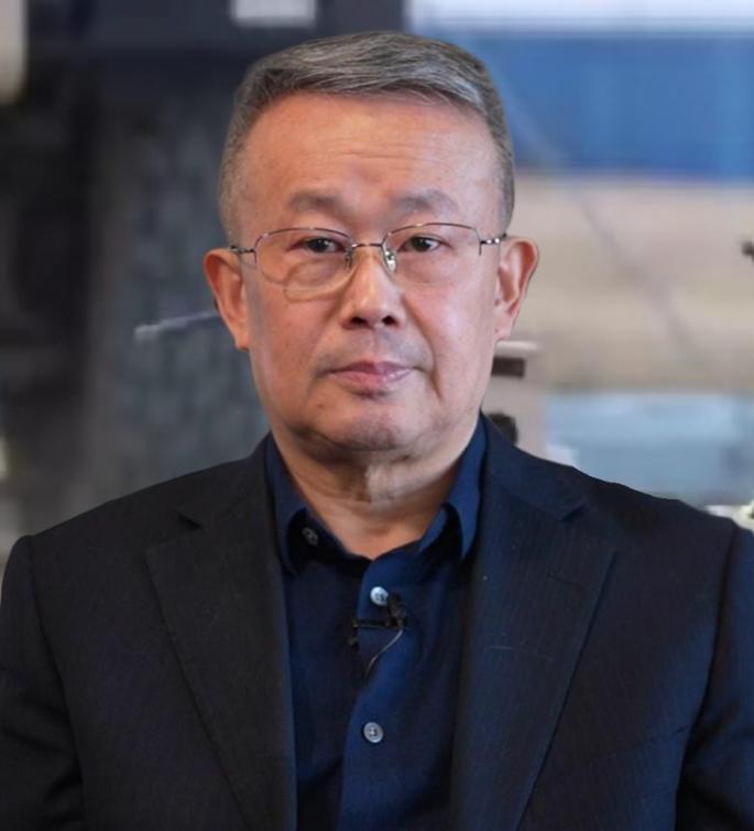 项立刚又开炮了，这次冲着英语去。他说英语从数数就没逻辑，1到20要背三套规则，孩