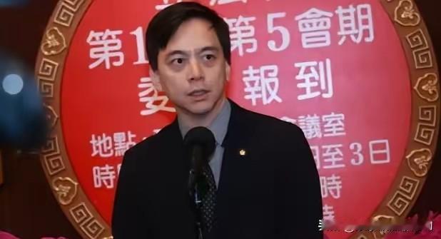 这个发言人可以辞退了，简直是胡说八道！以前郑丽文去参加“秋祭”，他就乱说话，