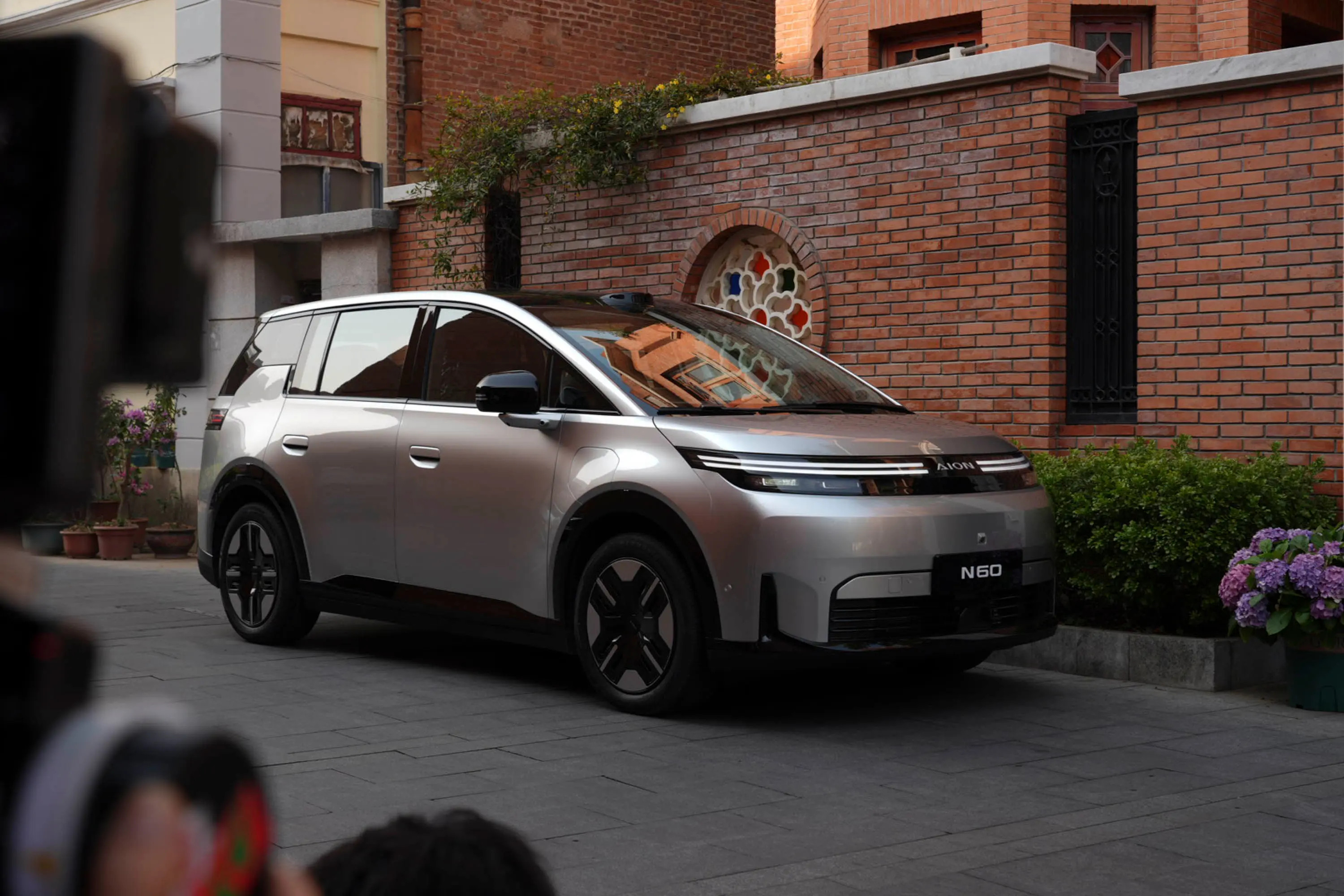 这台车的外观看着很合眼🥰，走的是简洁舒展的路子，没有多余装饰，耐看又不张扬。量