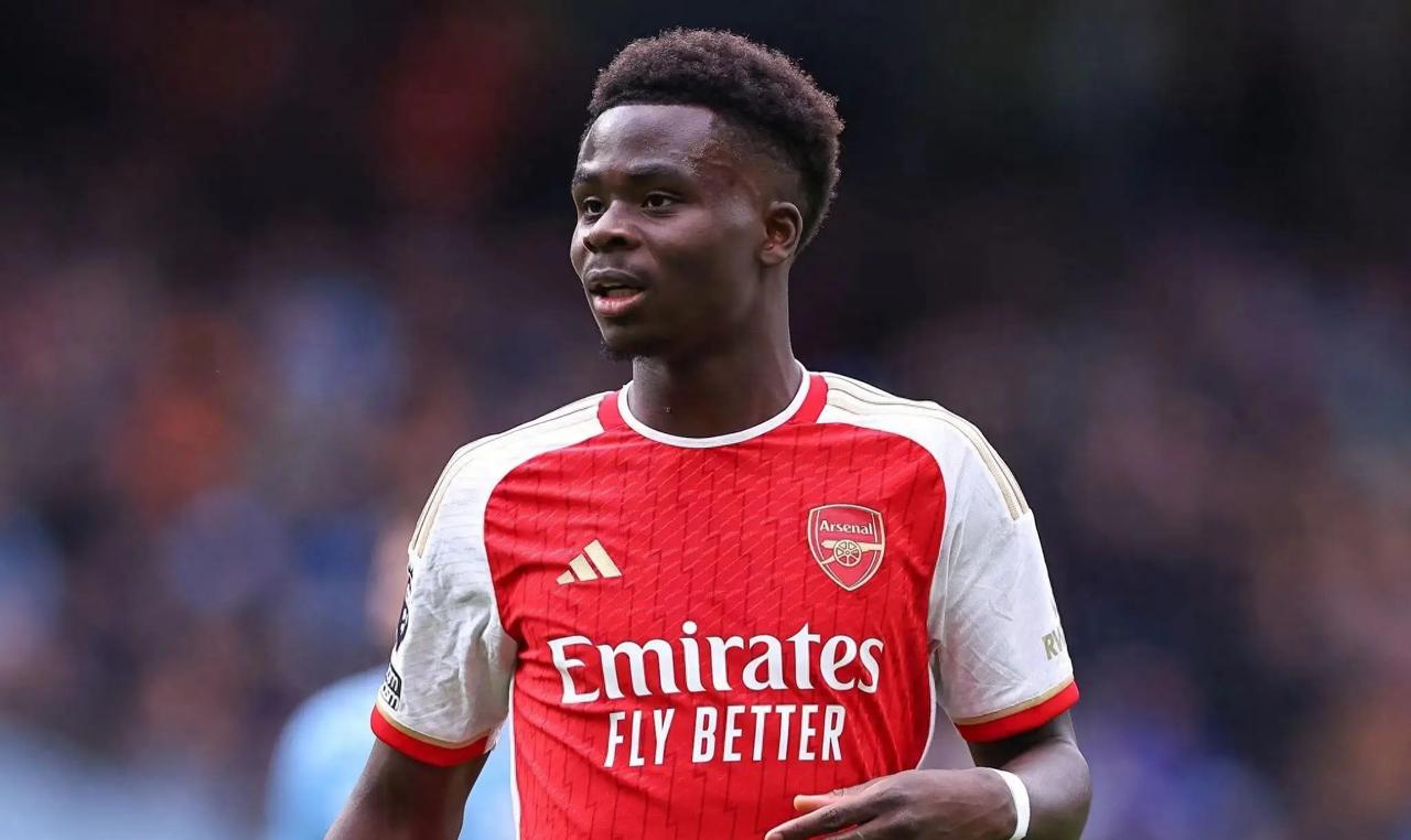 强强对抗！欧冠榜首大战，英超领头羊对决德甲巨无霸，阿森纳能凭借主场优势力压拜仁吗