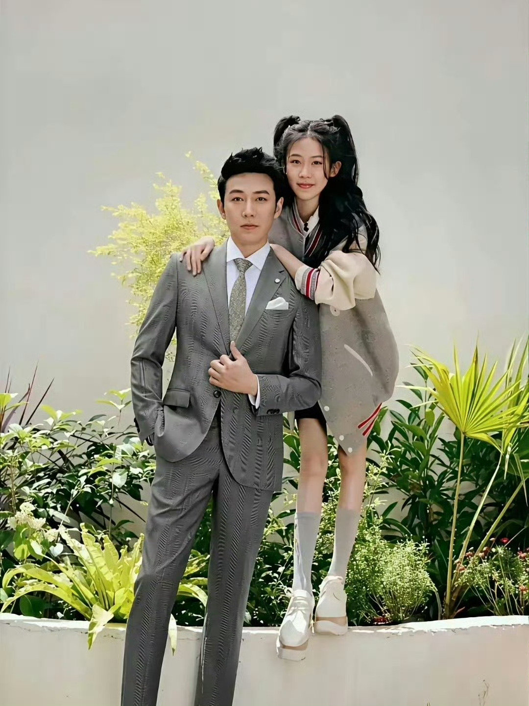 陆毅和女儿长得简直一模一样，一个模子刻出来的吧​