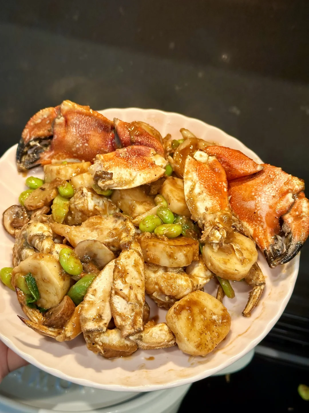 北美石头蟹炒毛豆年糕🦀4刀一磅肉质超赞😋