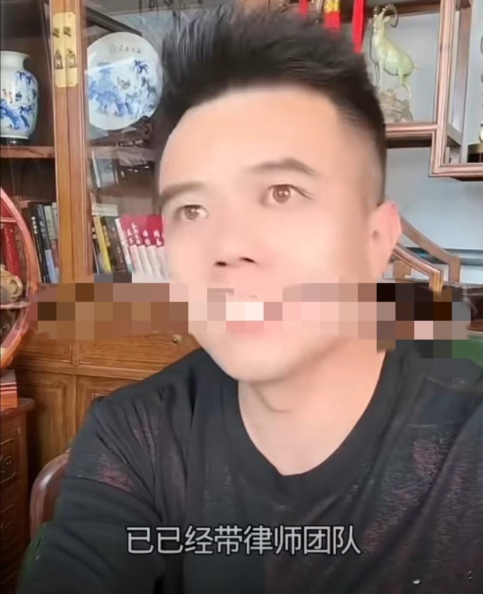 母亲心疼担忧巴扎黑，杨世成对巴扎黑现状表示无奈，无法干预家事处理。d