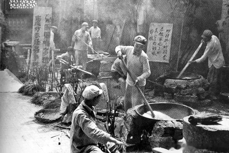 【特殊时刻，他们如此无耻！难怪毛主席要发动那场运动！】1950年10月19日晚，