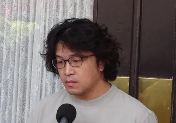 沈伯洋被重庆市公安局宣布立案侦查,部分蓝营政媒人认为抓不到沈伯洋,反而会更抬高他