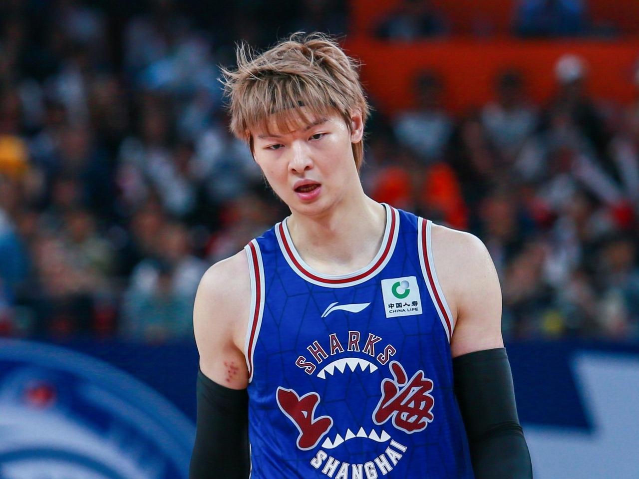 CBA最新消息：据知名BTV记者勇方方在刚刚结束的上海男篮和广东男篮的CBA俱乐