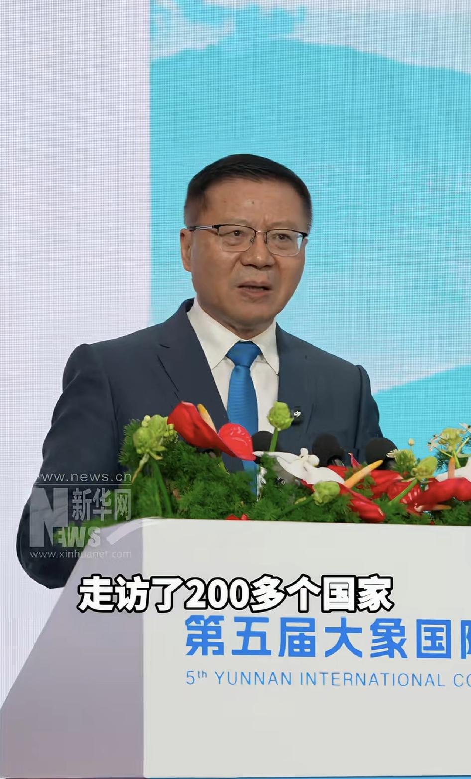 张维为教授走访了世界200多个国家，发现中国就是现代化代表，中国就是现代文明的代