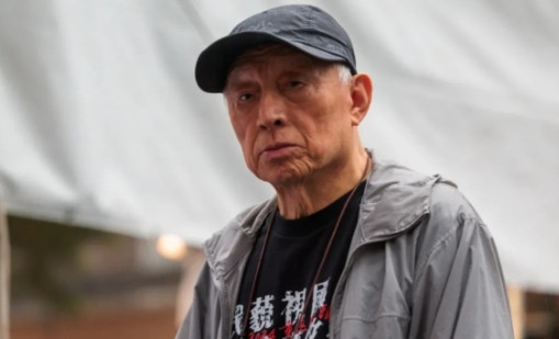 “大罢免”惨败之后，“台独”顽固分子曹兴诚出来讲话了！曹兴诚表示，民进党的事，他