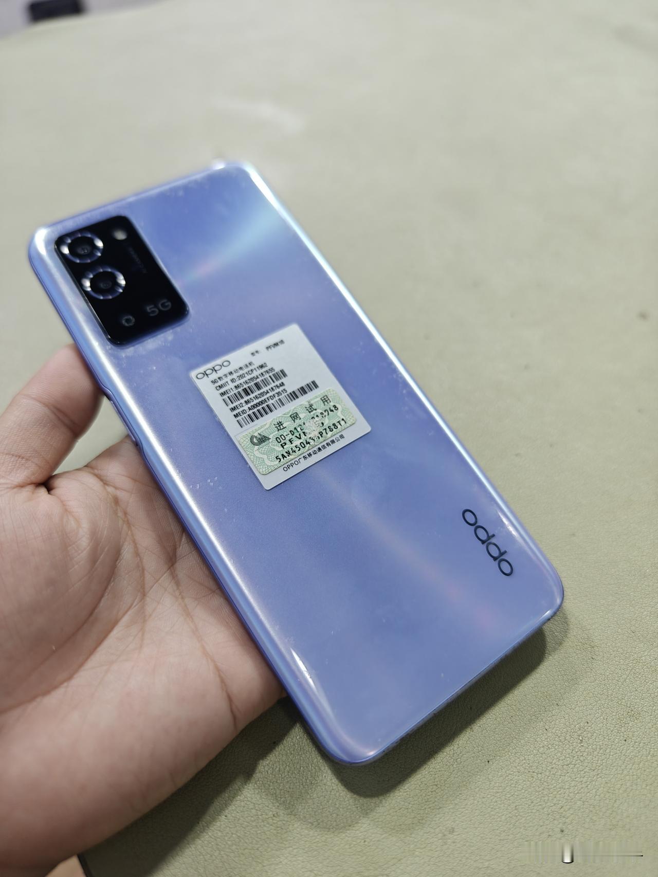 老同学上午找闪送送了一台华为Mate70Pro过来。手机不是卖，也不是修，就是