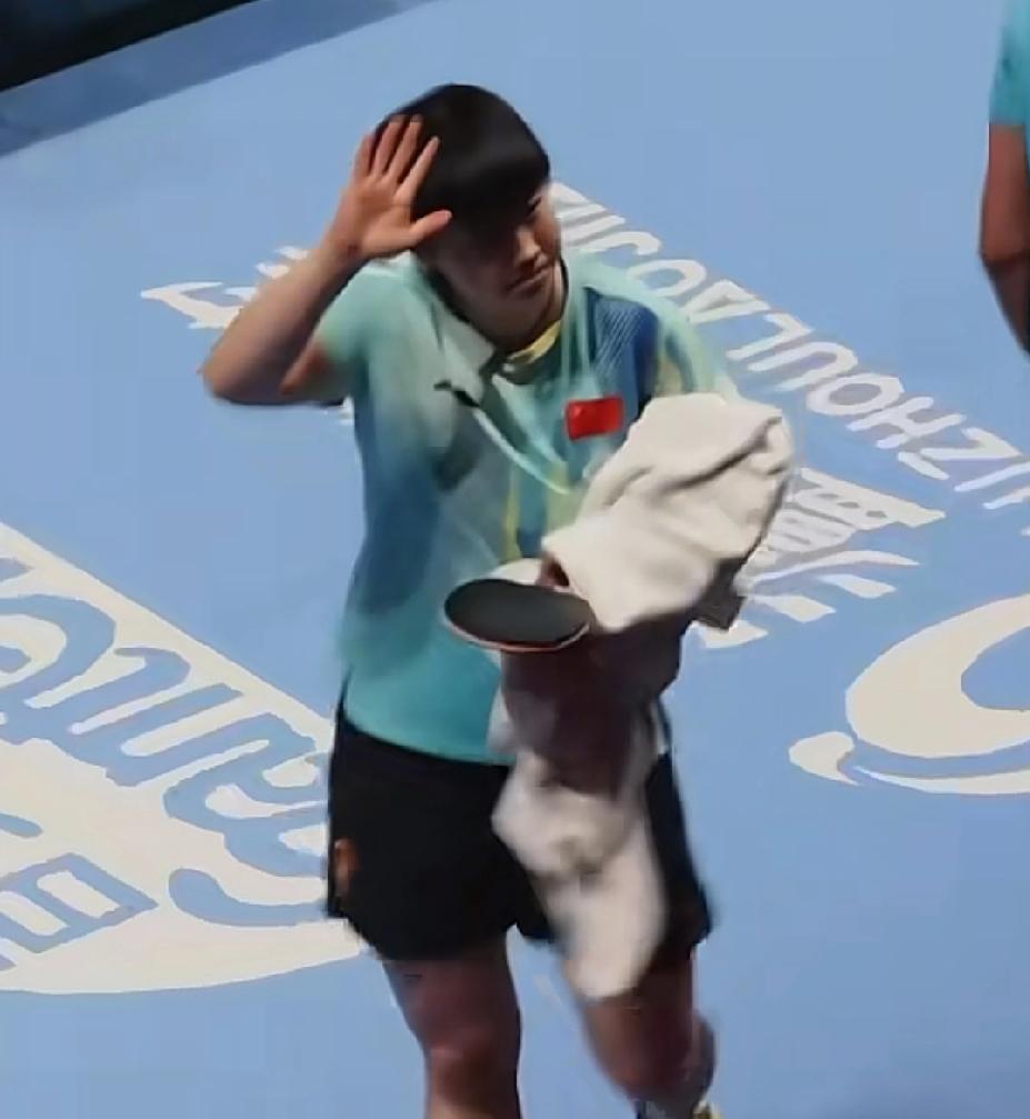 恭喜莎莎，4-2力克小曼姐，晋级八强！太精彩了，小曼姐可以说给了莎莎很大的冲击！