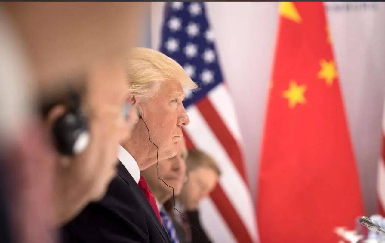 千万别天真！美国真崩了，我们非但不能躺赢，反而会直面最凶险的地缘乱局。很多人被