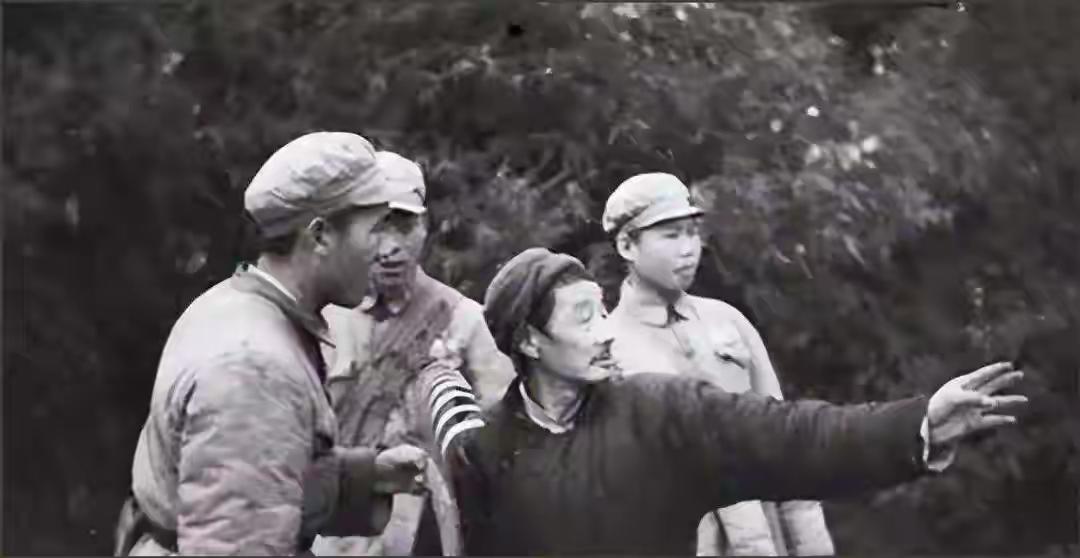1949年8月，华野副司令带妻儿和1个警卫排南下，距新中国成立58天时，被300
