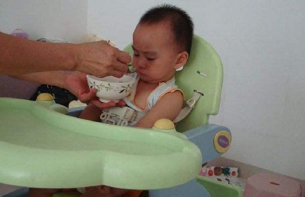 孩子小小年纪就得了这种老人病, 只因为所有孩子都会有的这一通病