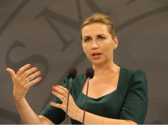 谁也没想到，格陵兰岛这个看似无解的“死局”，竟然被丹麦女首相用一种“自我阉割”的