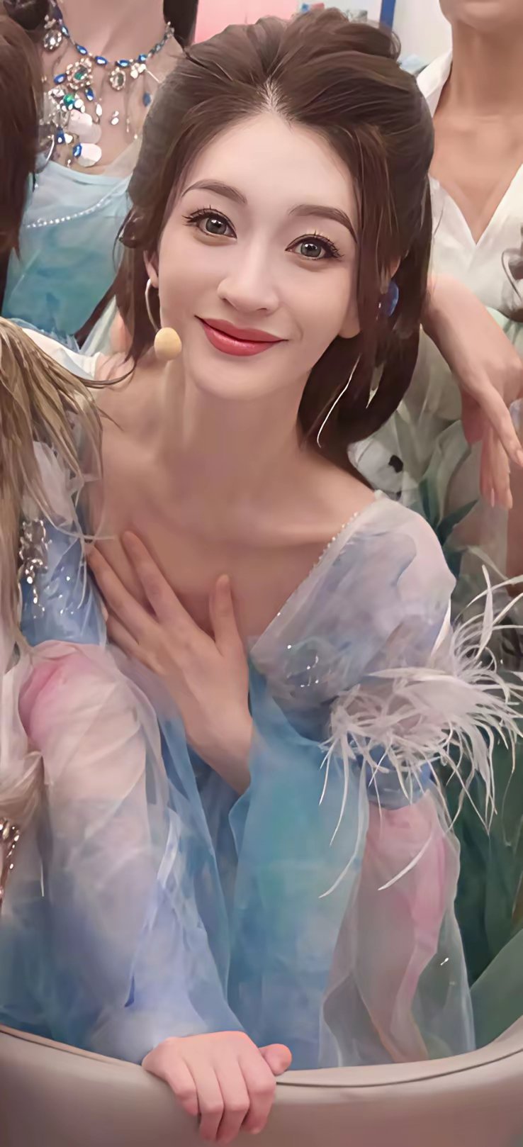 李小冉脱离了美颜滤镜真的好美