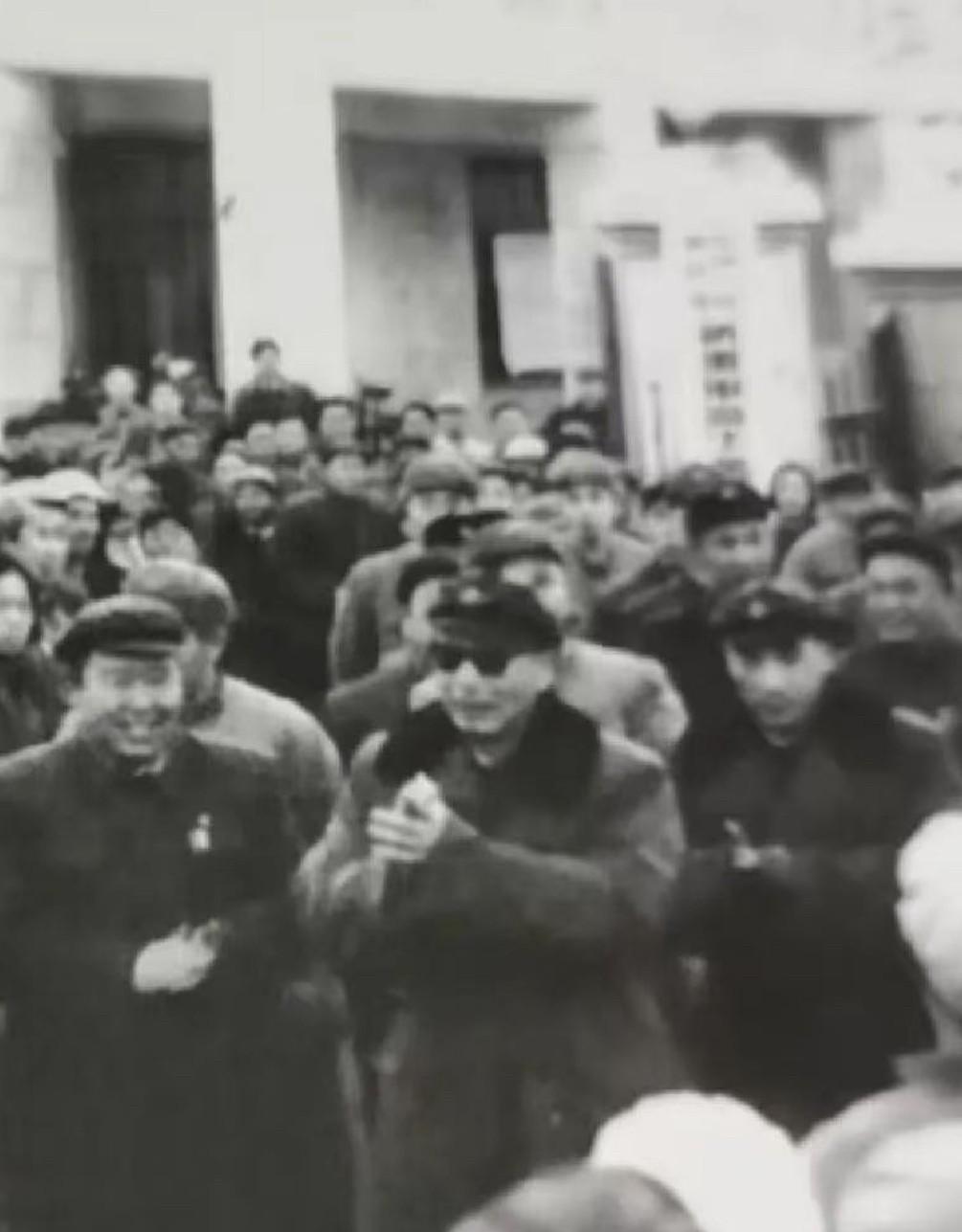 20世纪60年代，时任中共中央军委副主席的聂荣臻元帅，在新疆视察期间，莅临新疆生