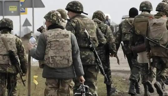 乌克兰可能已经没人可死了，有俄军士兵在打扫顿涅茨克康斯坦丁诺夫卡方向的战场时，发