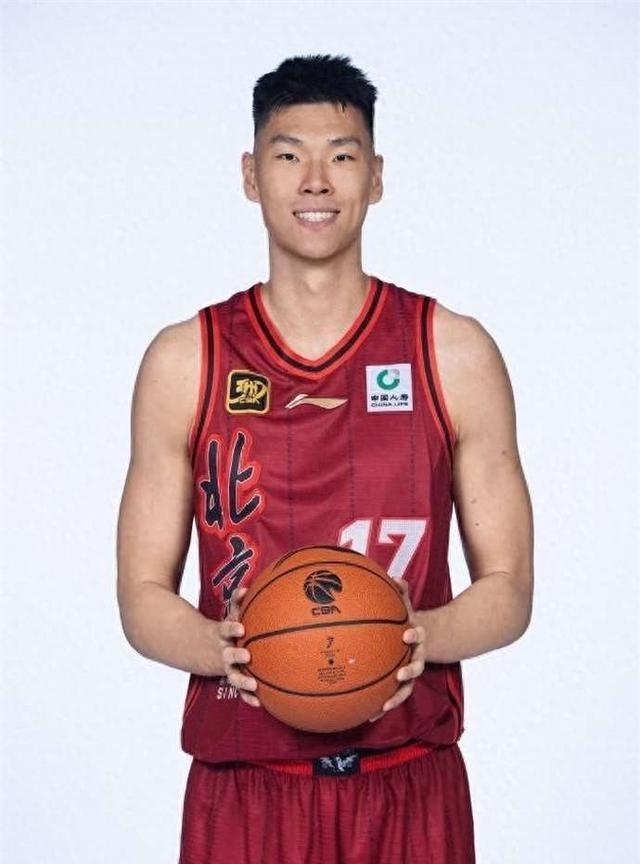 盘点:CBA新赛季性价比偏低5位顶薪球员:1.范子铭(北京)4年顶薪合同还剩