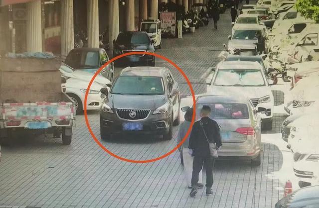 【男子尾随取款女子盗走其放车内40万，撞警车拒捕潜入深山5日后落网】昆明这起盗窃