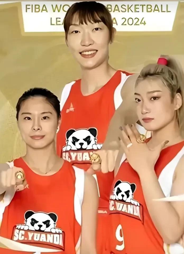 李梦、韩旭、王思雨这三人没进国家女篮队集训名单，说是状态考察，这可太让球迷吐槽篮