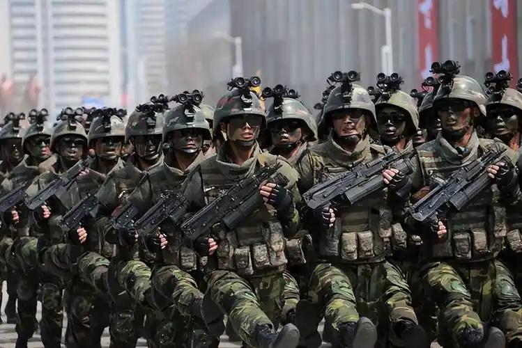 ‌朝鲜最精锐的特种部队—“风暴军团”‌（又称第11军）被外界视为金正恩政权的“王