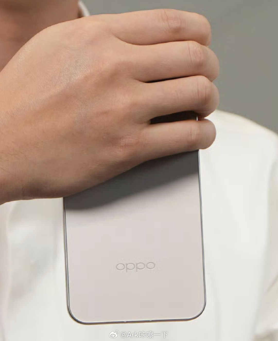 又到了周意保的常规爆料节奏了，OPPOFindX9对比iPhone16Pr