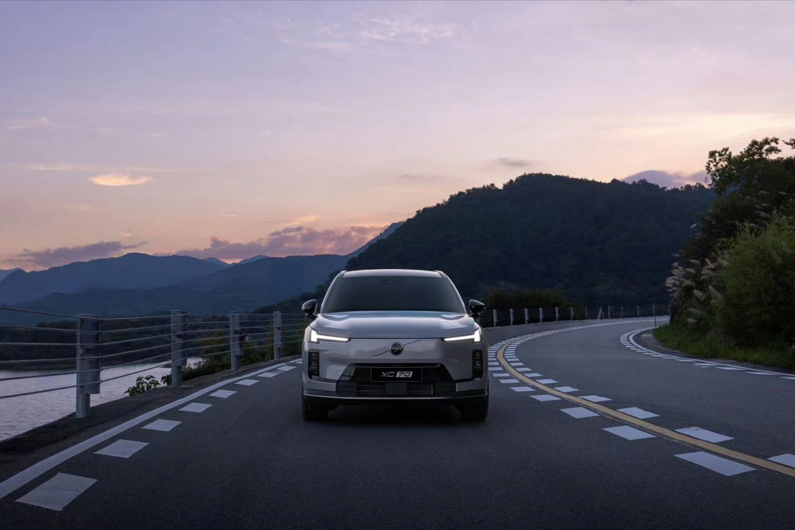 兄弟们，换新车卖旧车！当年沃尔沃XC6036万落地，带车衣，安全行驶六年多，1