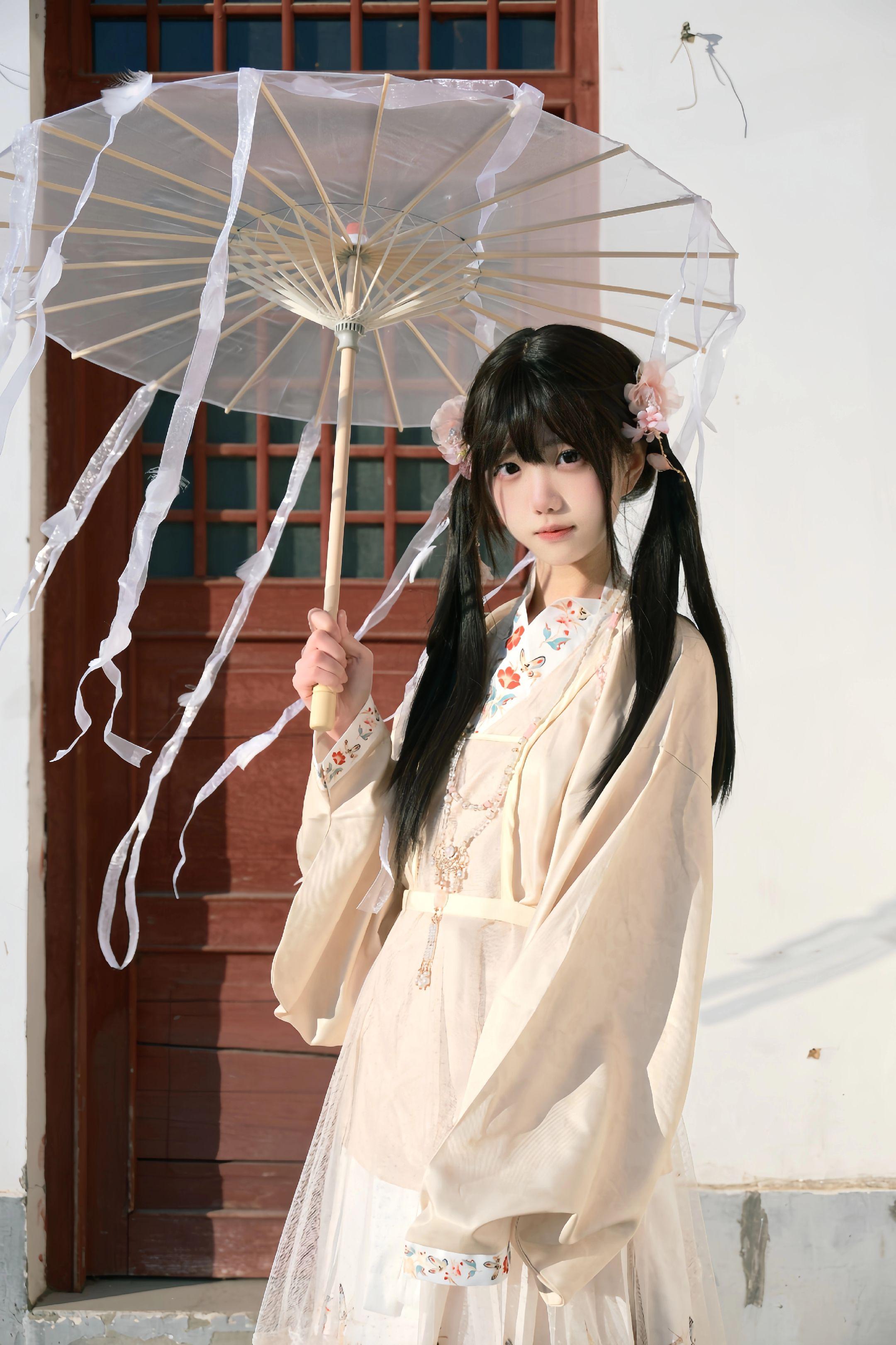 晓看天色暮看云 行也思君坐也思君。摄影