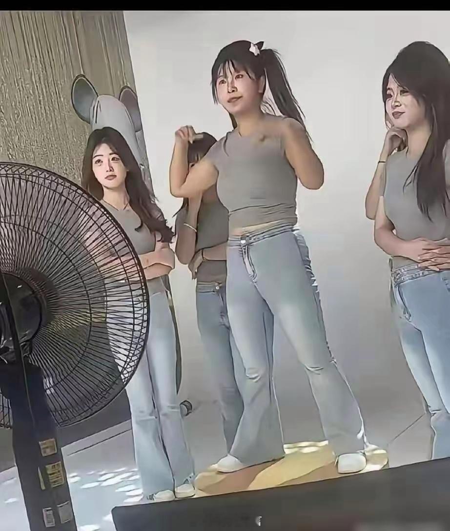 网红现实中居然长这样的，榜一大哥看到后，肯定会崩溃。